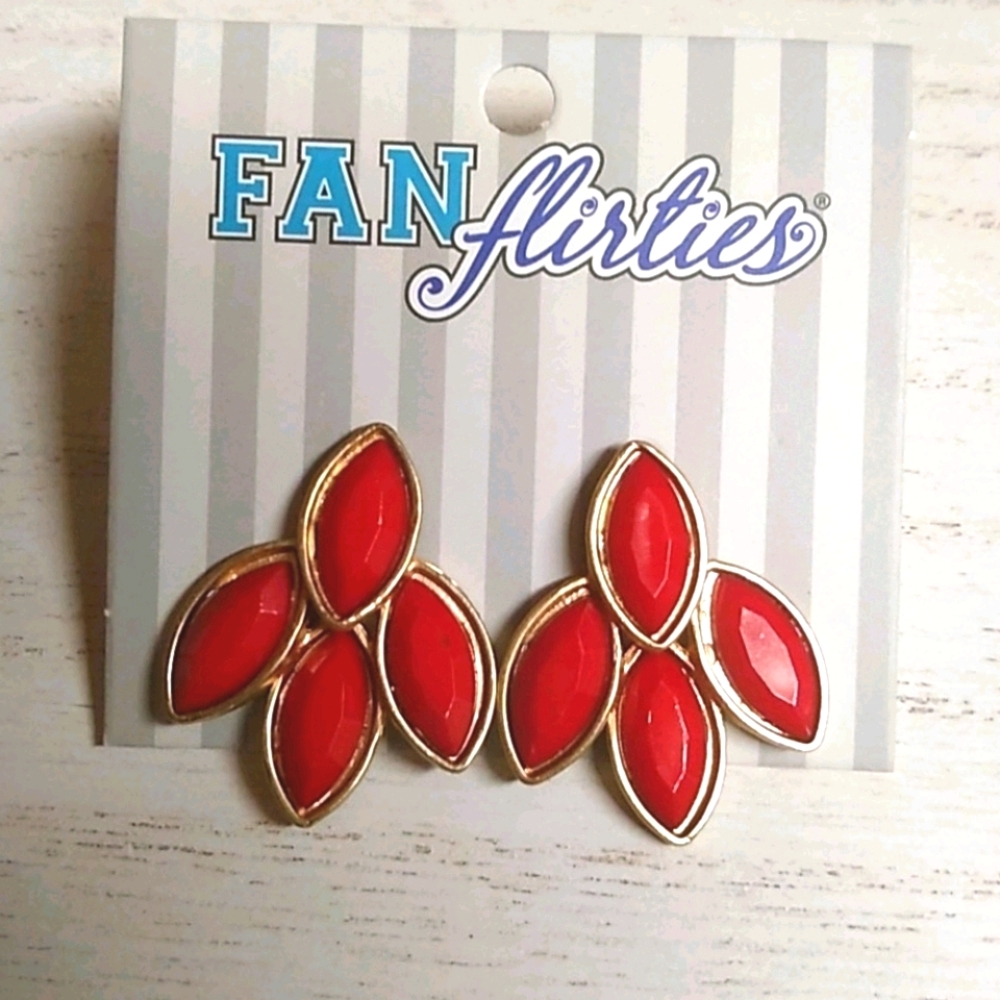 😻 3 For $15 Three Garnet Gemstone Stud Earrings
